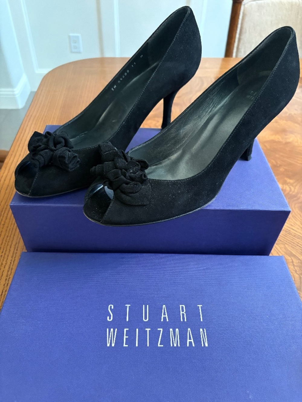 Stuart Weitzman Black Suede Shoes Made in Spain Size 11M